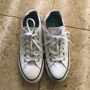 White Allstar Converse